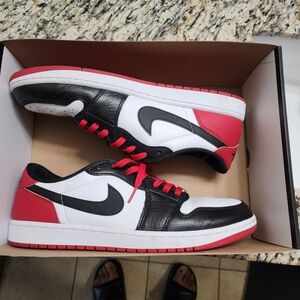 Nike Men's Black, White, and Red Sneakers